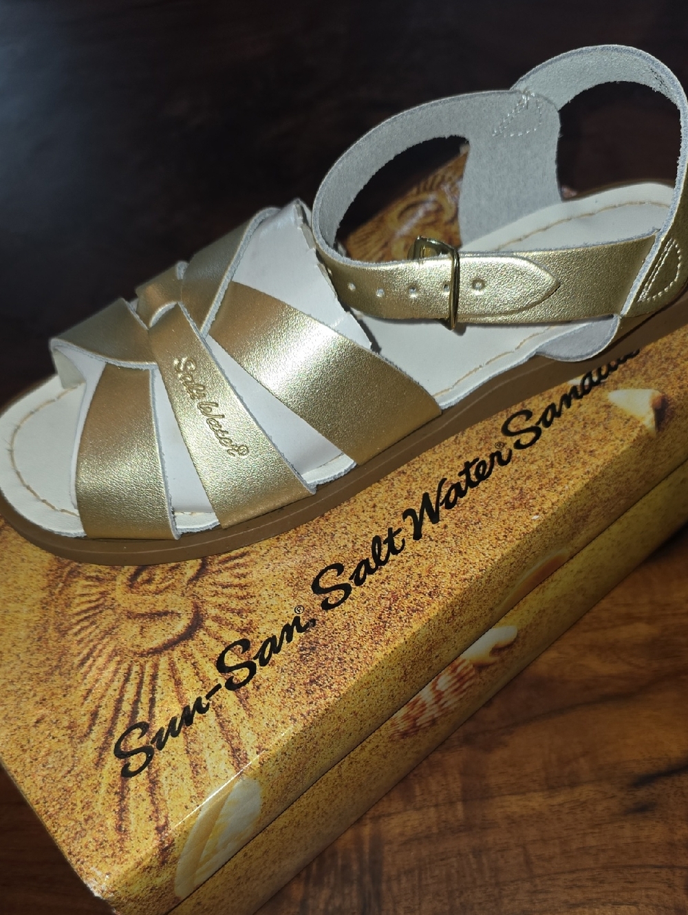 Salt Water Sandals by Hoy NEW IN BOX! SZ 8 WOMANS🏖